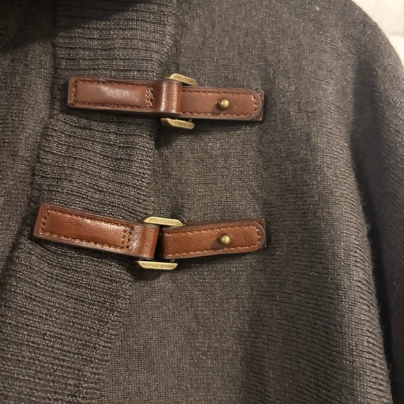 Elegant Ellen Tracy Deep Green Wool Ribbed Cowl Neck Sweater with Buckle Details - Picture 3 of 9